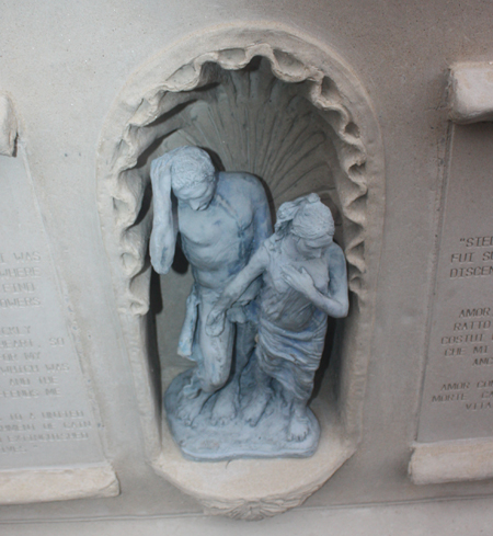 Dante Alighieri statue closeup  in Cleveland Italian Garden