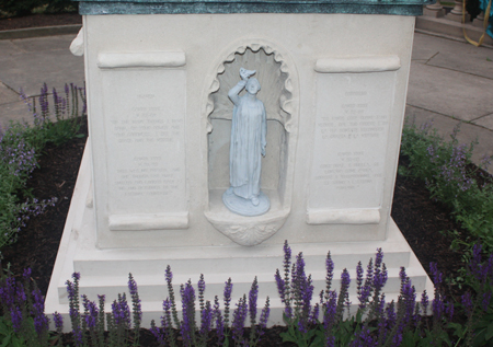 Dante Alighieri statue in Cleveland Italian Garden