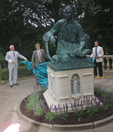 Dante Alighieri statue unveiled in Cleveland Italian Garden