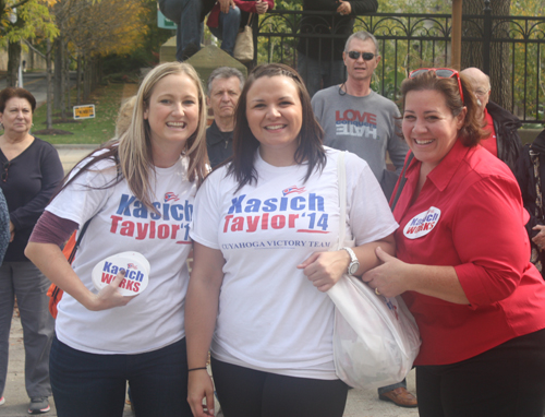 Nicole Kostura at Cleveland Columbus Day Parade 2014