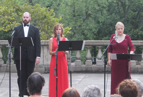 Bass Baritone Christopher Aldrich, Soprano Dorota Sobieska and Mezzo Soprano Laura Avdey of Opera Circle Cleveland sang the trio Soave sia il vento from Cosi fan tutte by Mozart 