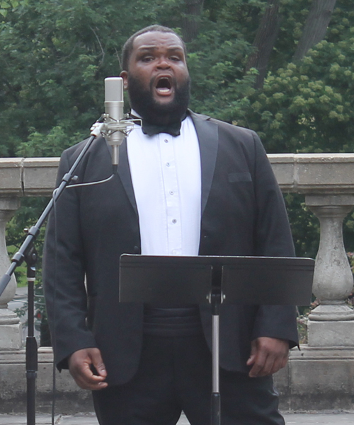 Tenor Matthew Jones of Opera Circle Cleveland 