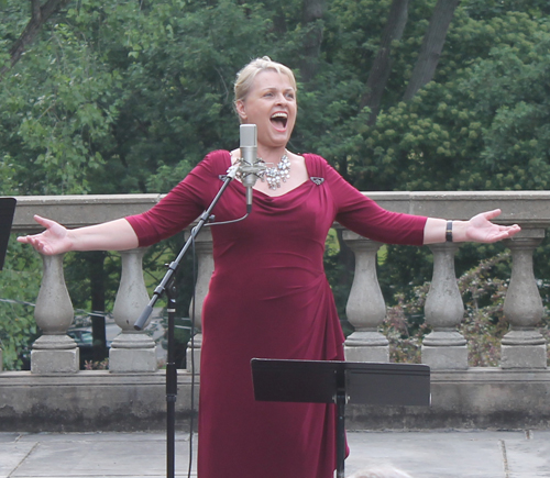 Soprano Dorota Sobieska of Opera Circle 