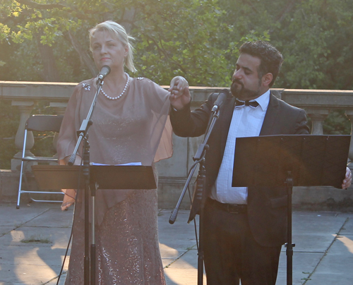 Soprano Dorota Sobieska and Tenor Jonathan Cilia Faro of Opera Circle Cleveland sang Ama credi e vai by Andrea Bocelli and David & Amy Foster