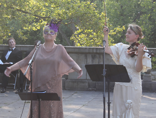 Dorota Sobieska and Wanda Sobieska on violin performed Czardas