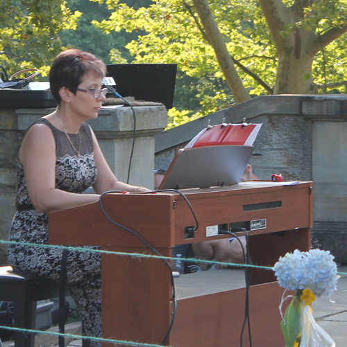 Pianist Svetlana Ivanova at Opera in Italian Garden