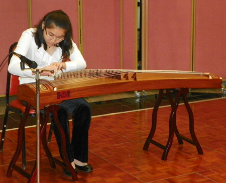 Alison Jin performs Chinese Zither Solos