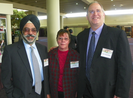 Paramjit and Linda Singh with Rabbi Stephen Weiss 