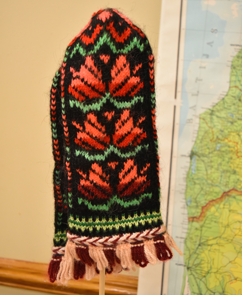 Latvian mittens from Cleveland area Latvians on display