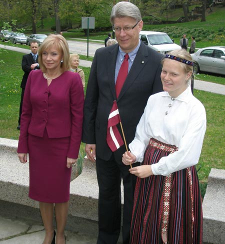 Latvian President Valdis Zatlers and wife Lilita greet the Cleveland Latvian community