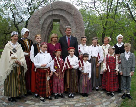 Latvian President Valdis Zatlers and wife Lilita greet the Cleveland Latvian community