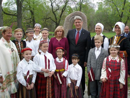 Latvian President Valdis Zatlers and wife Lilita greet the Cleveland Latvian community