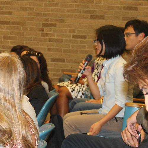 CWRU student asks President Gemayel a question