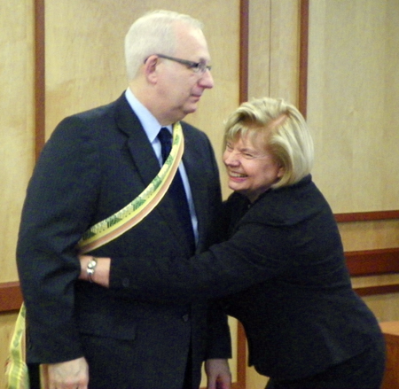 Ingrida Bublys, honorary general consul of the Republic of Lithuania in Ohio presneted a traditional sash to Kent State President Lester A. Lefton