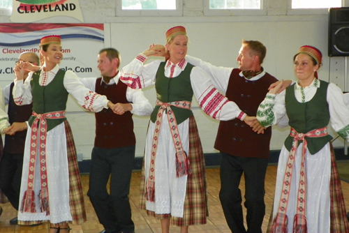 Svyturys Lithuanian Folk Group