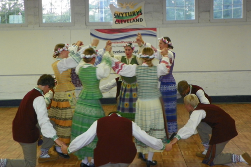 Svyturys Lithuanian Folk Group