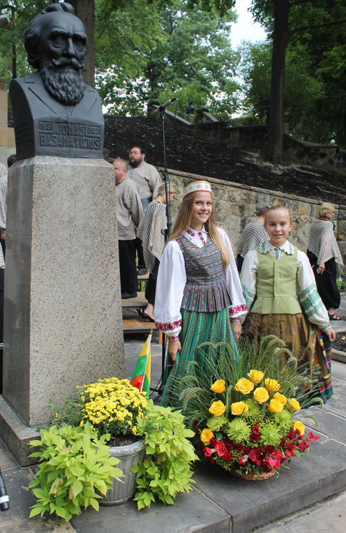 Girls with flowers in Lithuanian dress