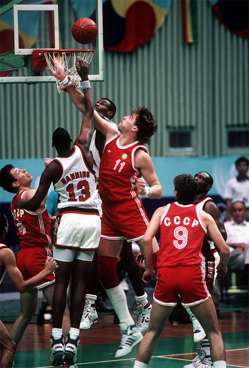 Arvydas Sabonis playing the 1988 Olympic semifinal against the United States.