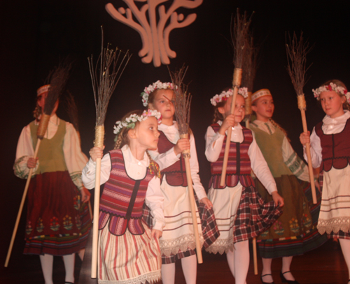 Svyturs dancers performed Raganaites, the Lithuanian Dance of the Little Witches