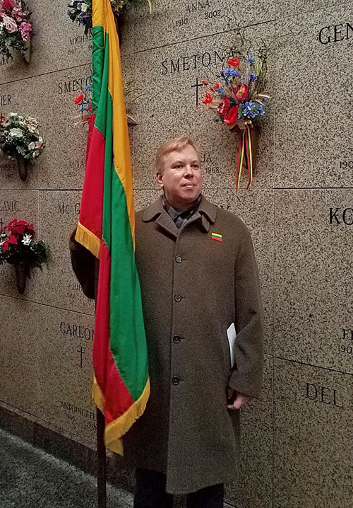 Andris Jonas Dunduras , chief archivist of the Cleveland Lithuanian Archives, and Representative of Lithuania's V 16 Club (consisting of family and relatives of the signers of Feb 16 ) pays tribute to the V 16 signers 