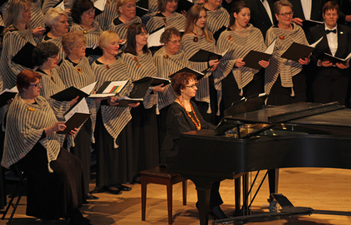 Lithuanian choirs from Cleveland (Choras Exultate), Montreal (Montrealio lietuviu choras Balsas) and Toronto (Toronto lietuviu choras Volunge