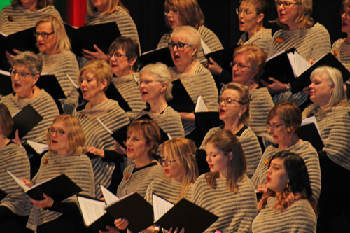 Lithuanian choirs from Cleveland (Choras Exultate), Montreal (Montrealio lietuviu choras Balsas) and Toronto (Toronto lietuviu choras Volunge