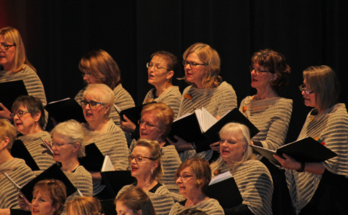 Lithuanian choirs from Cleveland (Choras Exultate), Montreal (Montrealio lietuviu choras Balsas) and Toronto (Toronto lietuviu choras Volunge