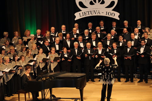 Lithuanian choirs from Cleveland (Choras Exultate), Montreal (Montrealio lietuviu choras Balsas) and Toronto (Toronto lietuviu choras Volunge)