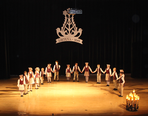 Young dancers from Svyturys 