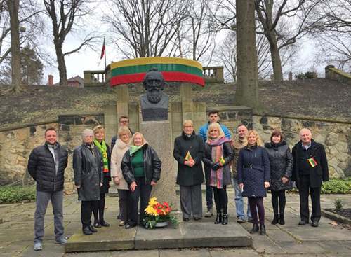 Lithuania 30th anniversary commemoration group in Cleveland
