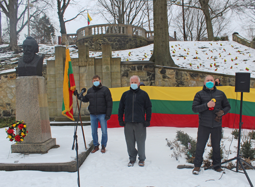 Vilmis Vaicikauskas (with flag), Algis Gudenas<br>and Augis Dicevicius, Lithuanian Radio program - Singing the US and Lithuanian national anthems