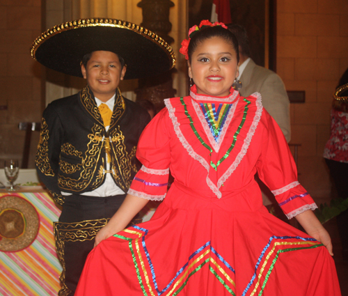 HOLA Mexican Dancers