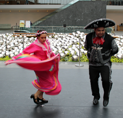 Mexican dance by Comite Mexicano