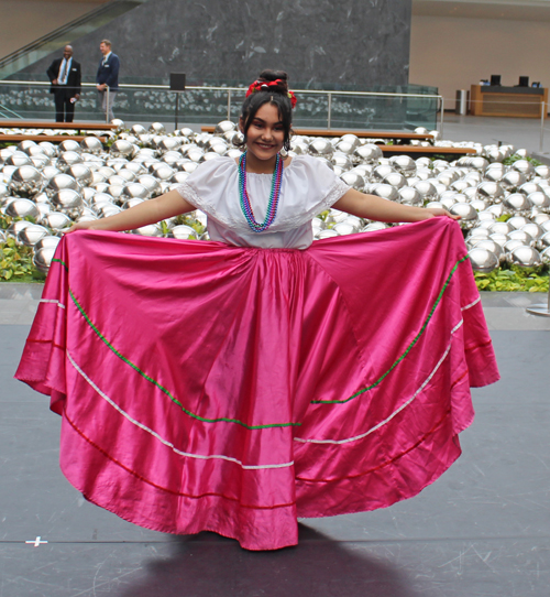 Mexican dance by Comite Mexicano