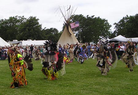 Native American Indian Powwow Costumes in Cleveland Ohio (Dan Hanson photos)