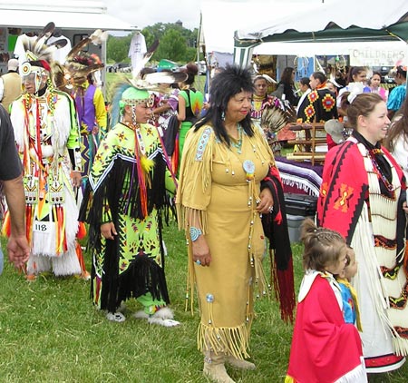 Native American Indian Powwow Costumes in Cleveland Ohio (Dan Hanson photos)