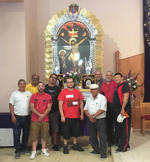 Posing with The Lord of Miracles - El Seor de los Milagros de Nazarenas