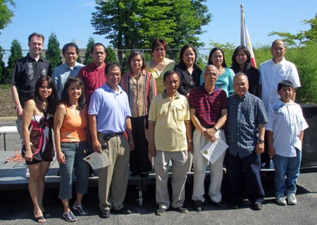 Consul General Blesila C. Cabrera, Philippine Consulate General of Chicago poses with Festival  volunteers