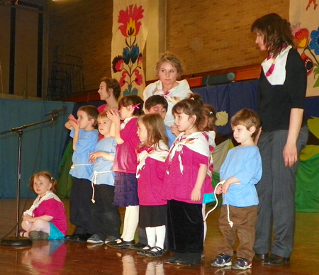 I.J.Paderewski Polish Language School of PWA students sing Kukuleczka