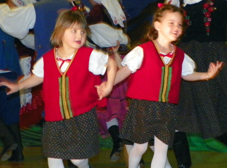 Living Traditions Folk Ensemble performs Rzeszow at Polish Spring Concert