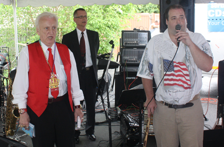 Walter Borkowski sings national anthem