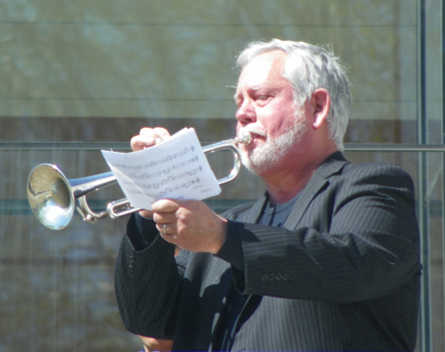 Bill Rayerplaying the Hejnal