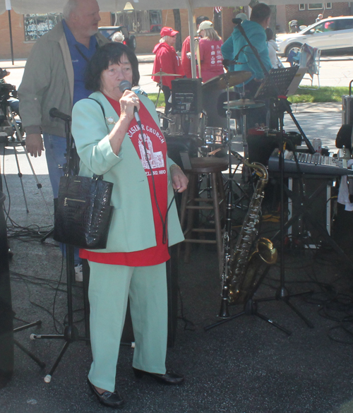 A heroine from World War II sang the Polish anthem