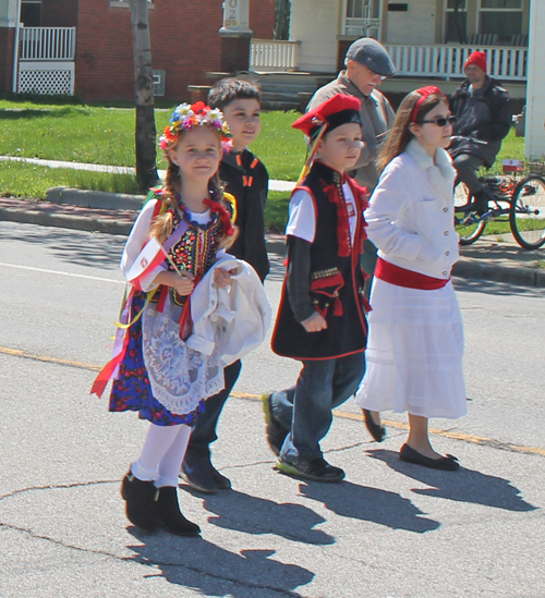 Polish school kids at 2017 Polish Constitution Day Parade in Parma
