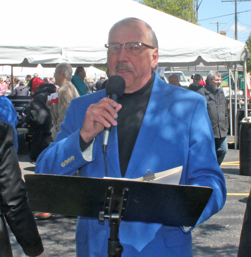 Bruce Kalinowski again served as MC of the Parade