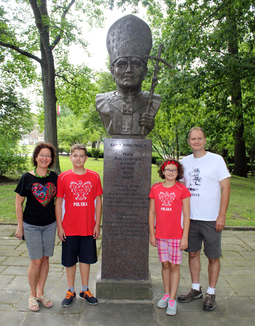 Gary and Agnieska Kotlarsic and family