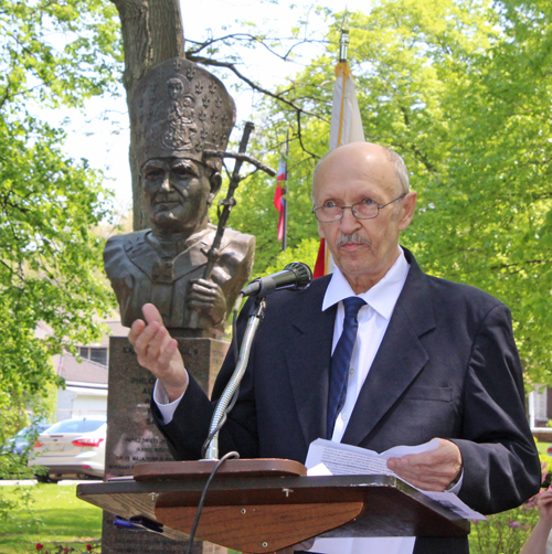 Sculptor Andrzej Pitynski