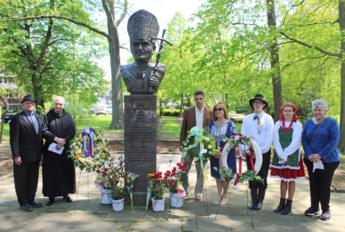 Laying of wreaths at the bust of Saint John Paul II