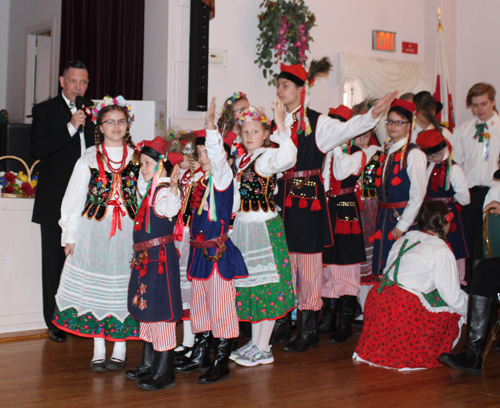 Ray Vargas and the Gorale Dancers