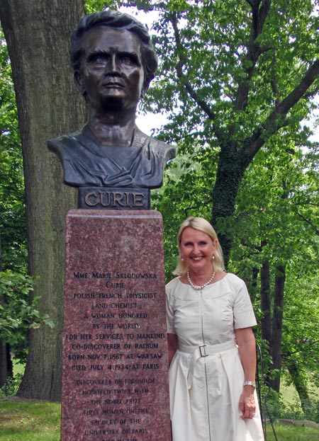 Dr. Maria Siemienow at Madame Marie Curie statue